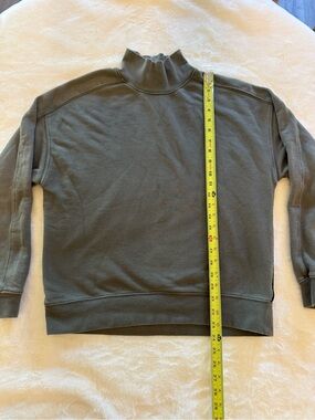 Evereve Womens Mock Neck Sweatshirt Olive Green Relaxed Fit XS
